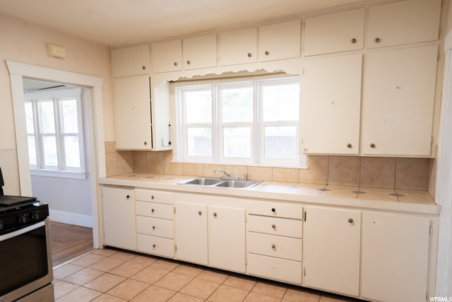 52 W 2000 N, Sunset, UT 84015 — photo 6