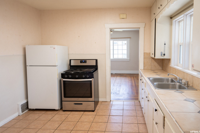 52 W 2000 N, Sunset, UT 84015 — photo 7