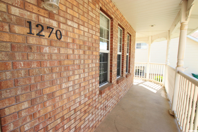 wrap around porch