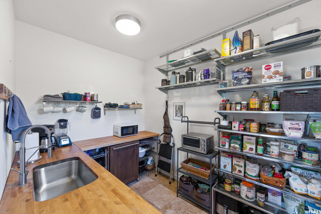 Butler Pantry