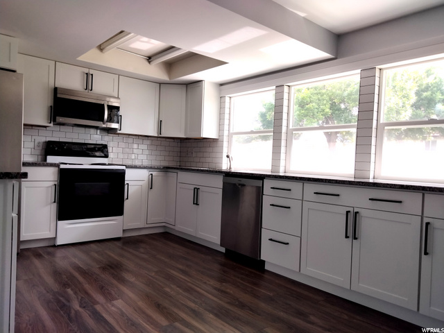 674 W 2080 N, Clinton, UT 84015 — photo 3