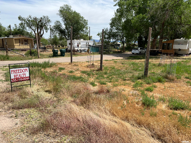 1553 S 2000 E, Vernal, UT 84078 — photo 2