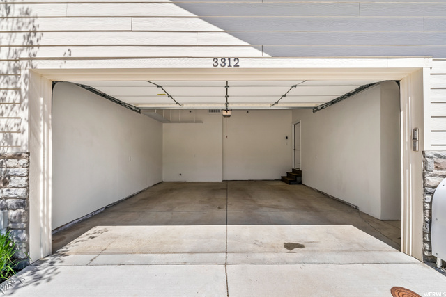 Oversized 2 car garage