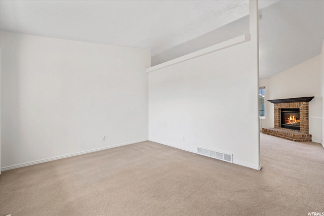 Entry/Living Room