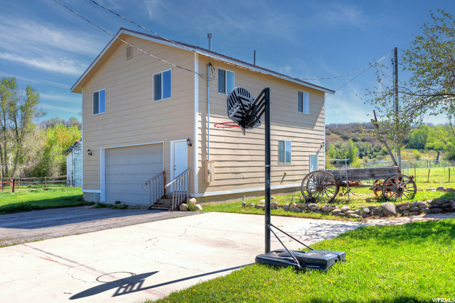 Enter Garage/Living Space