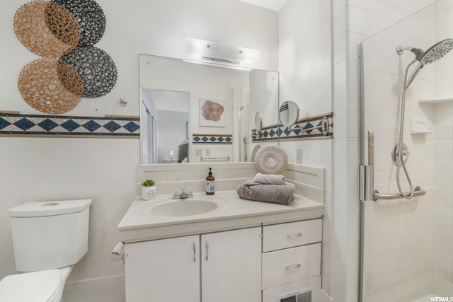 2nd bathroom off master bedroom