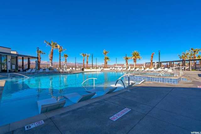 Desert Color - Pool