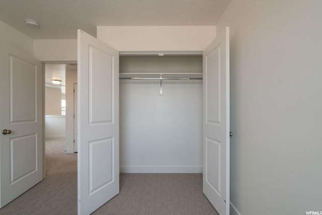 662 Rosa Lane - large closets