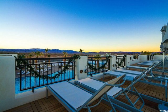 Desert Color - Lounge Chairs
