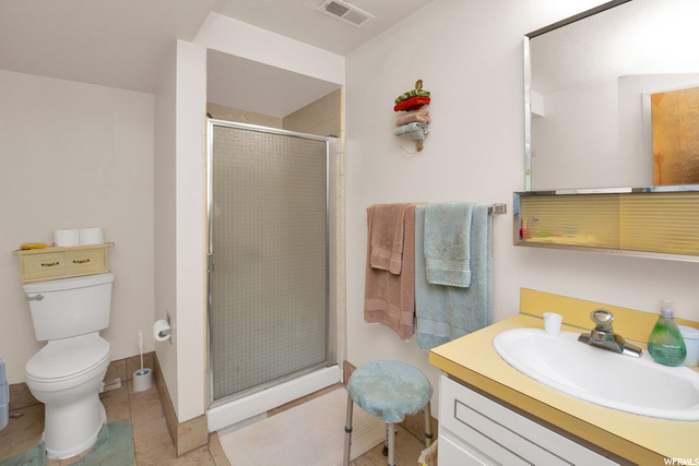 Laundry room 3/4 bath