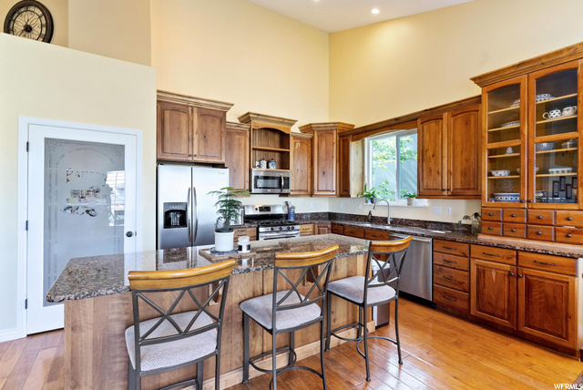 Kitchen island