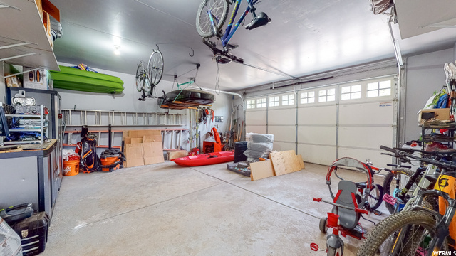 Spacious garage