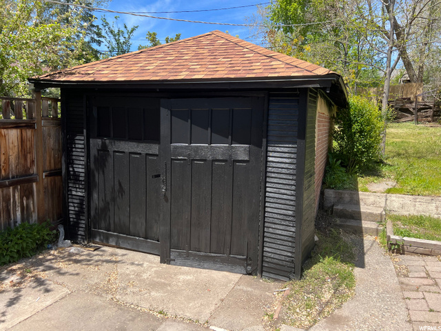 Garage