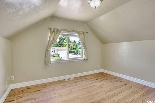 Upstairs Bedroom 7