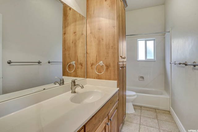 Main Floor Full Bathroom
