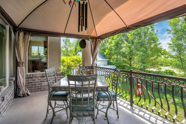 Large Deck Off Main Great Room