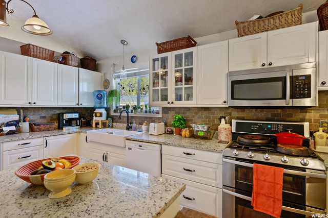 2163 E Borg Dr, Sandy, UT 84092 — photo 10