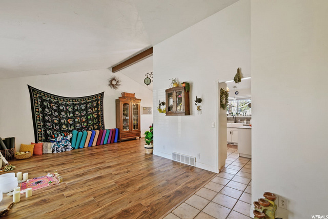 2163 E Borg Dr, Sandy, UT 84092 — photo 3