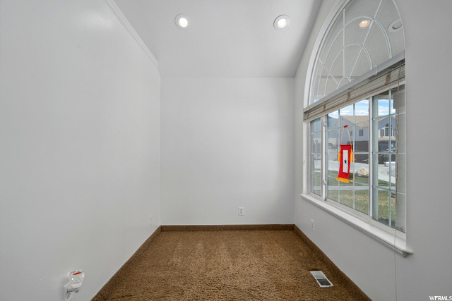Entry/Greeting room
