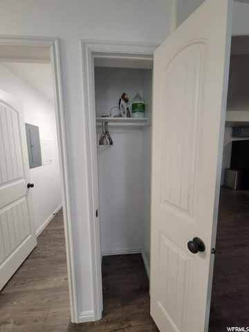 Coat closet