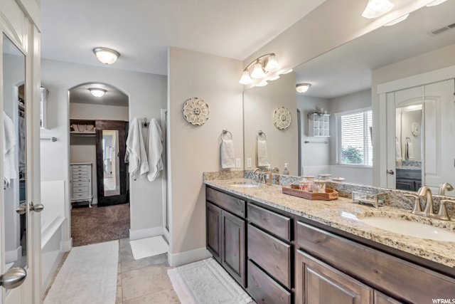 Primary Suite Bathroom