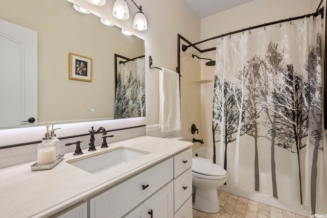 Main floor bath