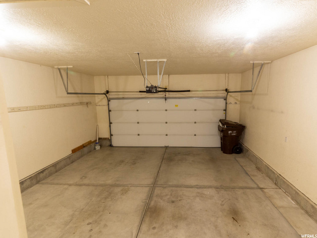 2 CAR GARAGE