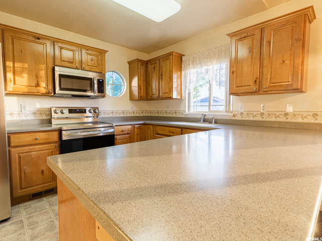CORIAN COUNTERTOP
