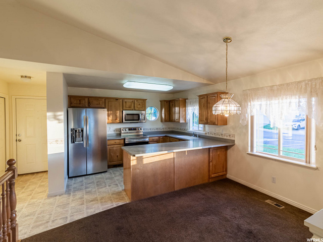 BAR AND FORMAL DINING AREA