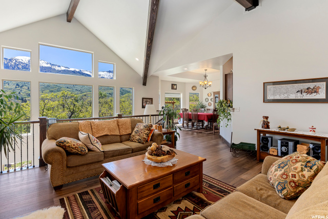 open floor plan perfect for every day living and e