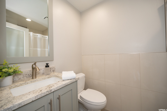 2nd Bathroom