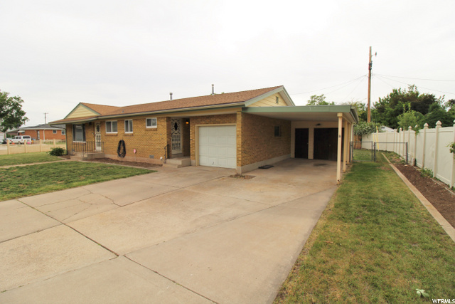 CARPORT / GARAGE