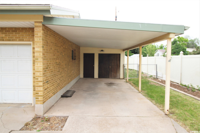 CARPORT