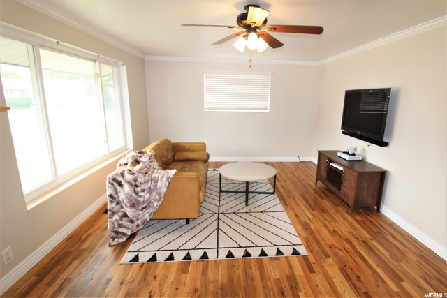 FRONT ROOM