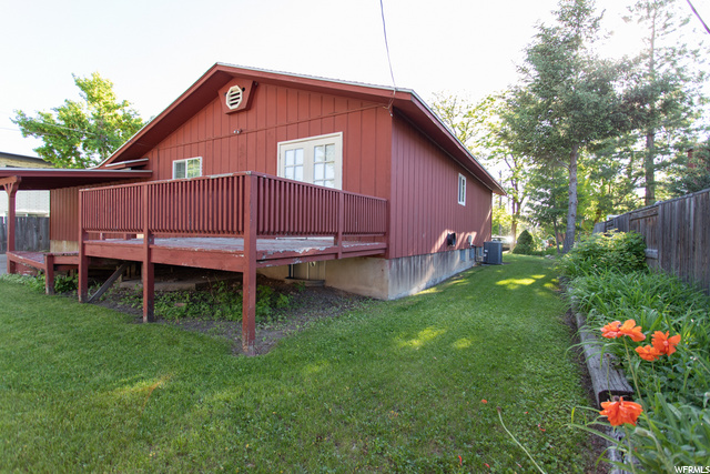 Backyard/sideyard