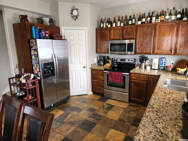 710 E Sandy Point Dr, Sandy, UT 84094 — photo 7
