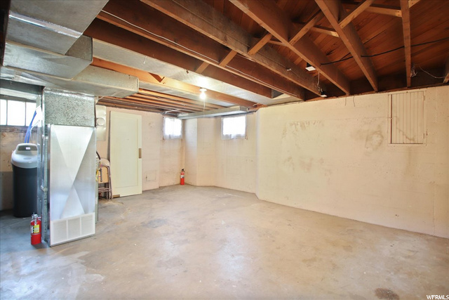 Unfinished family room downstairss