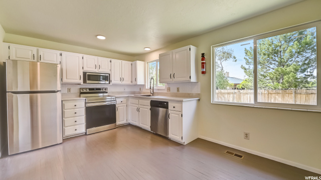675 E Calnette Dr S, Sandy, UT 84070 — photo 8