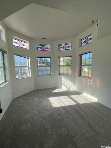 Corner bedroom (2)