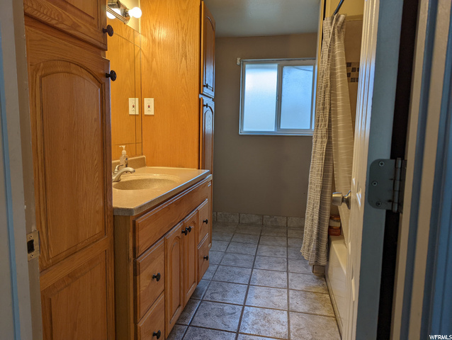 Upstairs Bath