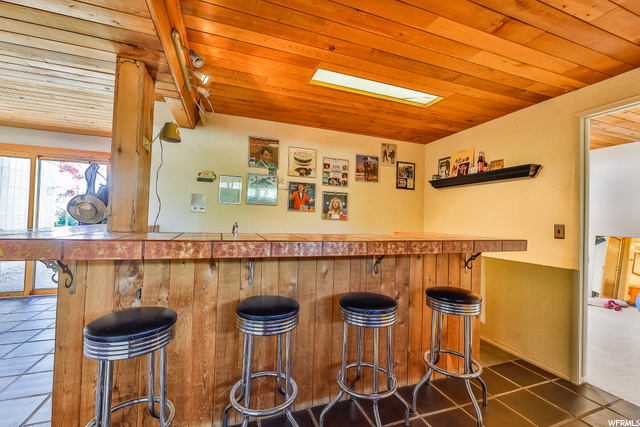 Wet bar