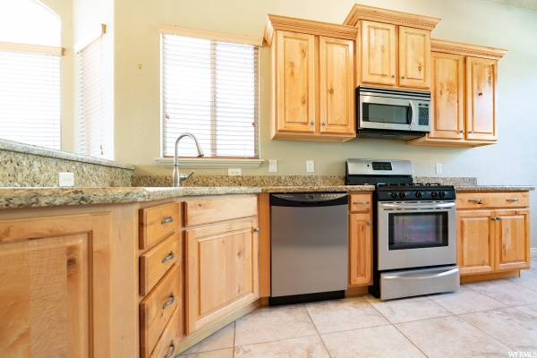 335 E Nechatel Dr, Draper, UT 84020 — photo 9