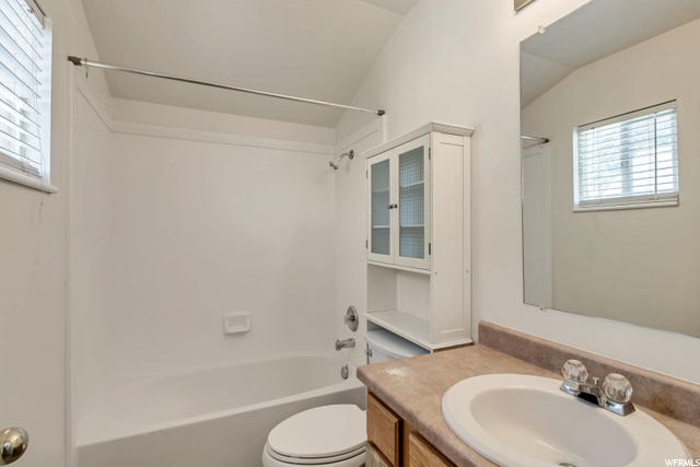 Main Bedroom Full Bathroom