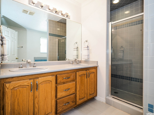 Master bath with double sinks