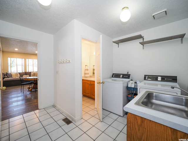 Laundry & 1/2 bath by great room