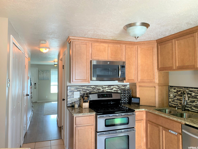 586 W 1950 N, Centerville, UT 84014 — photo 6