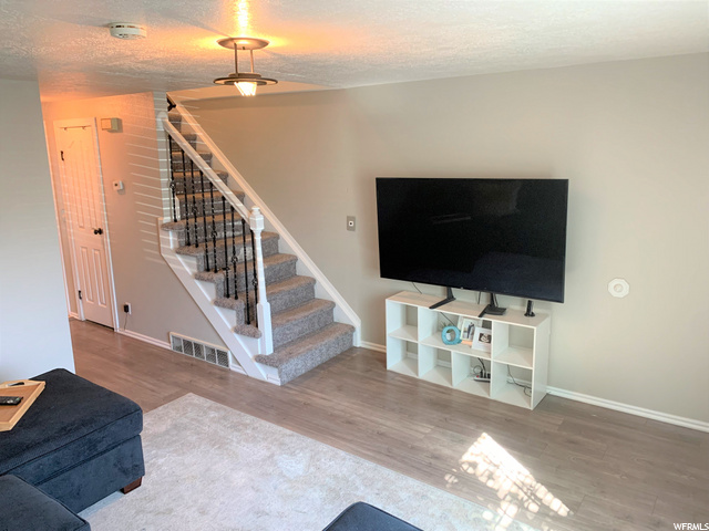 586 W 1950 N, Centerville, UT 84014 — photo 3