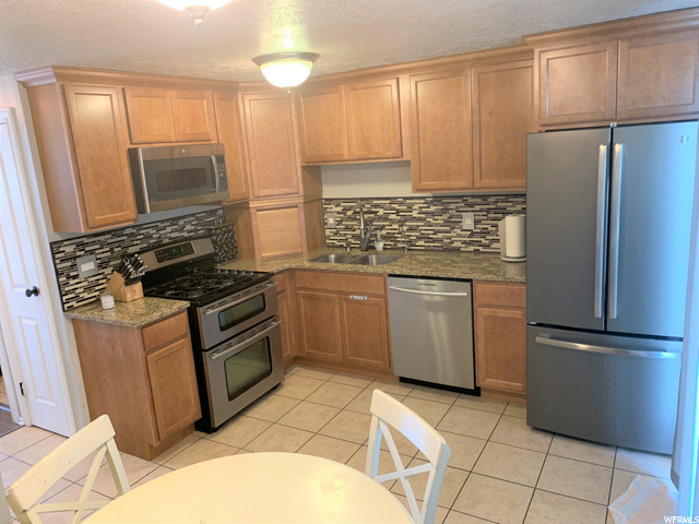 586 W 1950 N, Centerville, UT 84014 — photo 7