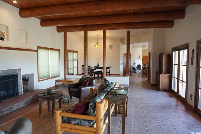 1041 S Donkey Flats Rd E, Teasdale, UT 84773 — photo 6