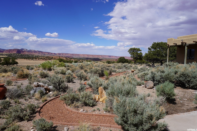 1041 S Donkey Flats Rd E, Teasdale, UT 84773 — photo 3